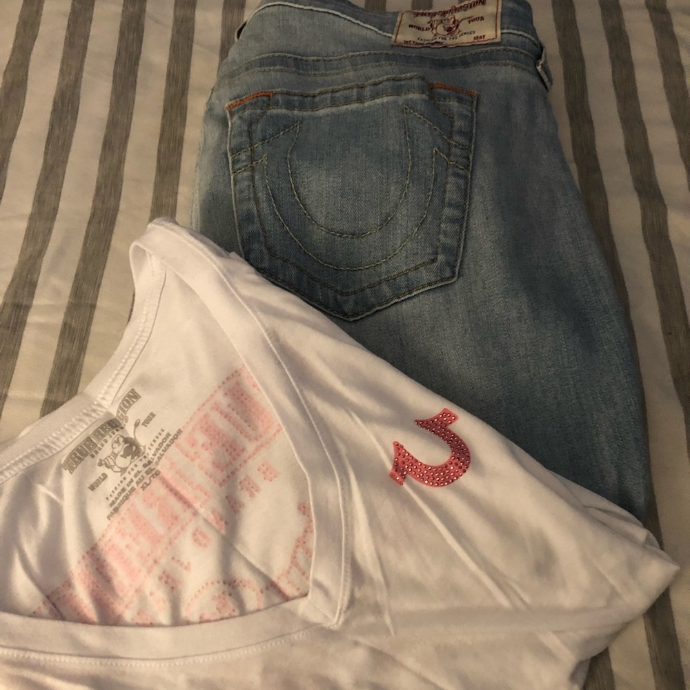 True Religion Jean and T shirt. Women’s.